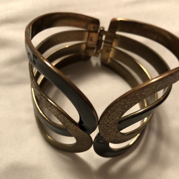 Bangle Bracelet - Picture 2 of 7